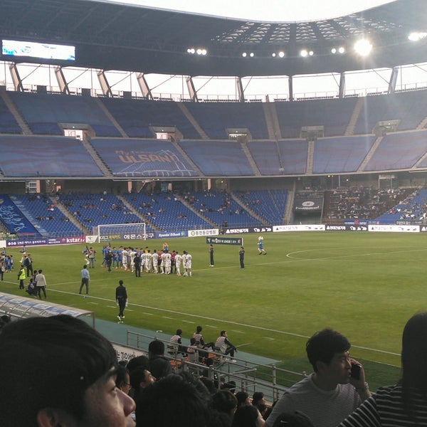 Photo taken at Ulsan Munsu Football Stadium by Teemu on 5/12/2019