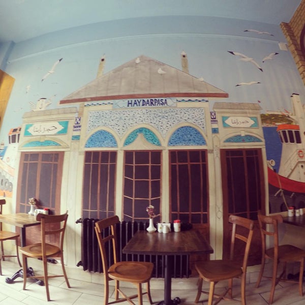 10/3/2015 tarihinde Ata H.ziyaretçi tarafından Garda Cafe'de çekilen fotoğraf