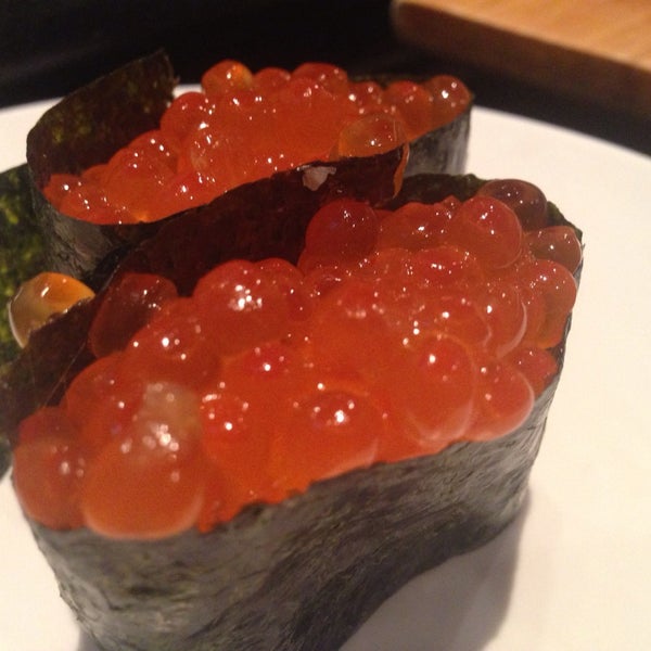รูปภาพถ่ายที่ Kazoku Sushi โดย Jen O. เมื่อ 5/5/2014