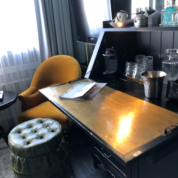 Das Foto wurde bei Sir Savigny Hotel, part of Sircle Collection von Charlotte Ø. am 4/16/2019 aufgenommen