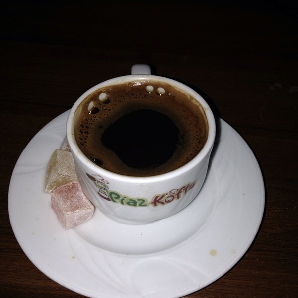 Köfteleri süper terasta oturmak ise harika 😊 ve üstüne kahve