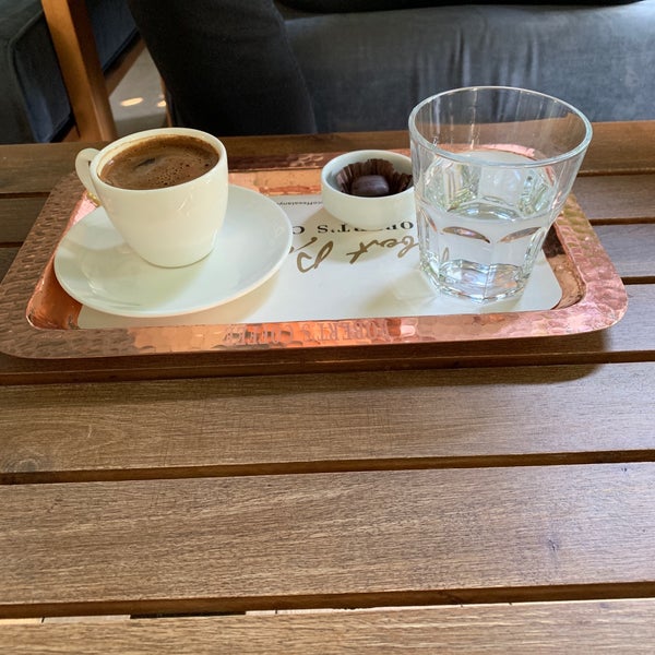 Foto diambil di Robert&#39;s Coffee oleh Bayram Can S. pada 6/6/2019