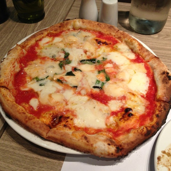7/1/2014 tarihinde Alisa S.ziyaretçi tarafından Brandi Pizzeria'de çekilen fotoğraf
