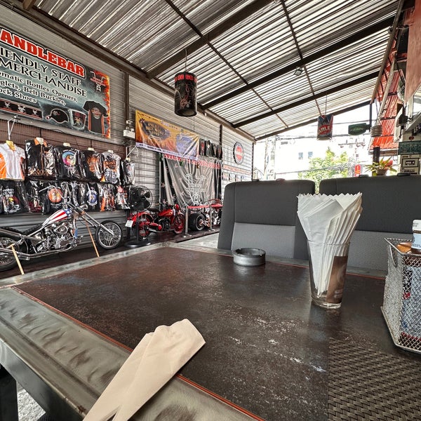 Nicky's Handlebar Pub