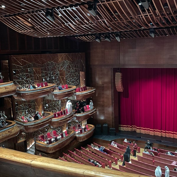 Foto diambil di Dubai Opera oleh Mohammed pada 11/10/2023