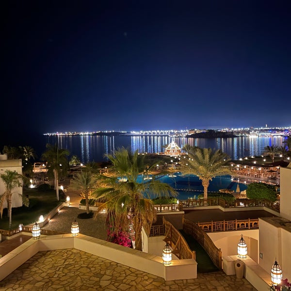 Foto tomada en Mövenpick Resort Sharm el Sheikh  por Adel el 5/19/2022
