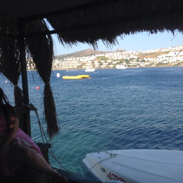 Baia Bodrum пляж понтон