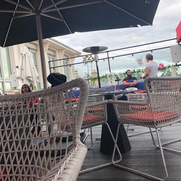 รูปภาพถ่ายที่ Soho Sky Terrace โดย ❤️ .. เมื่อ 7/28/2019