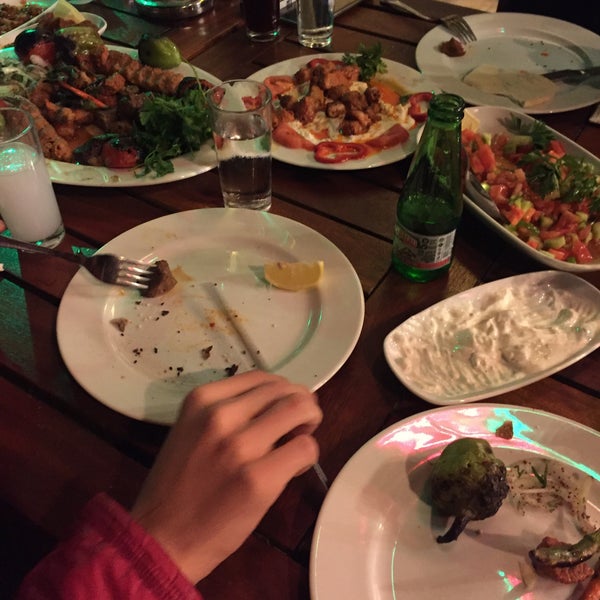 10/28/2015에 Eren A.님이 Kebap Time Restaurant에서 찍은 사진