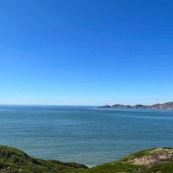 รูปภาพถ่ายที่ Golden Gate Overlook โดย Claire . เมื่อ 10/18/2023