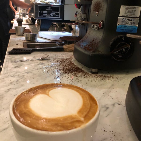 Photo taken at Blue Bottle Coffee by Haneen on 8/7/2019