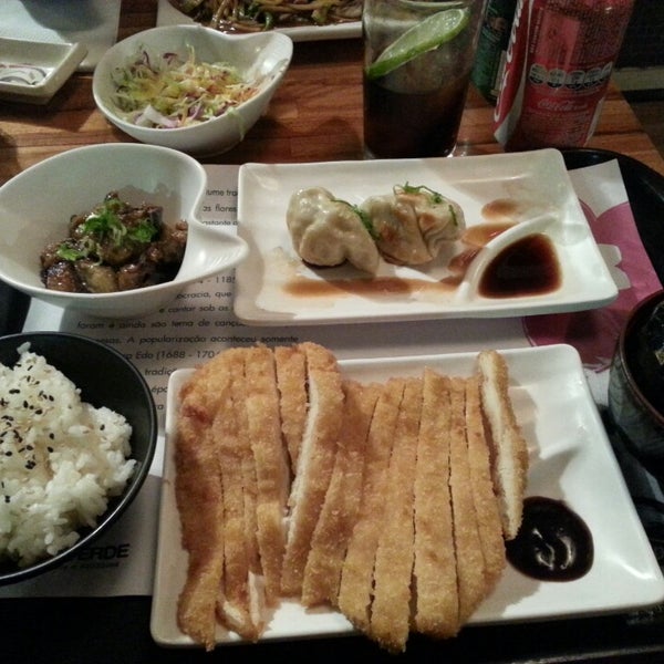 Photo taken at Hanami Sushi Store by Evelyn T. on 7/18/2013