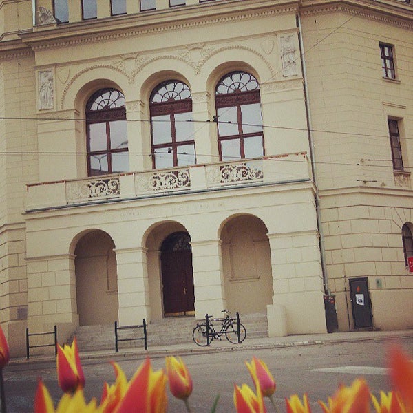 Uniwersytet Artystyczny Poznan Plan Lekcji foursquare.com