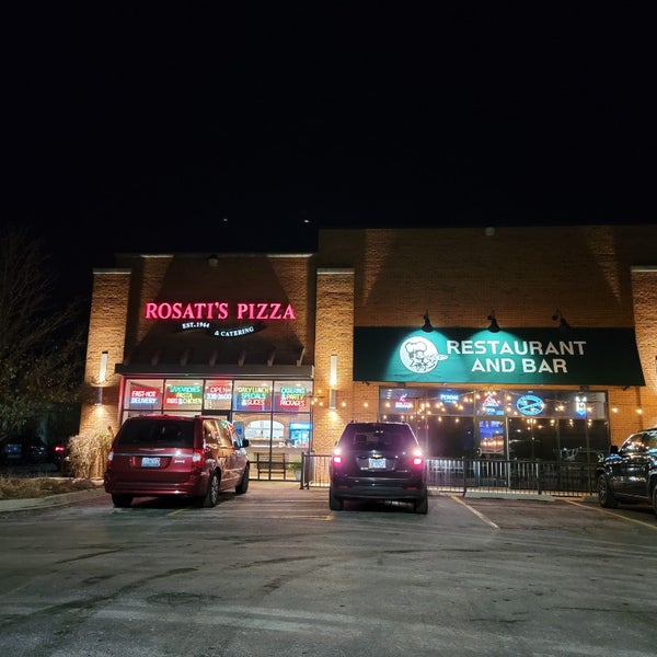รูปภาพถ่ายที่ Rosati&#39;s Pizza โดย Keith K. เมื่อ 11/26/2022