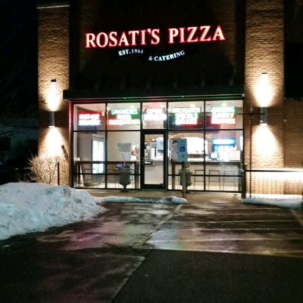 รูปภาพถ่ายที่ Rosati&#39;s Pizza โดย Keith K. เมื่อ 1/25/2021