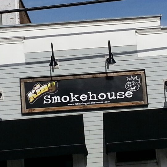 รูปภาพถ่ายที่ BBQ King Smokehouse โดย Keith K. เมื่อ 1/20/2013