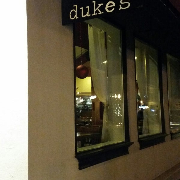 Photo taken at Duke&#39;s Alehouse and Kitchen by Keith K. on 11/16/2017