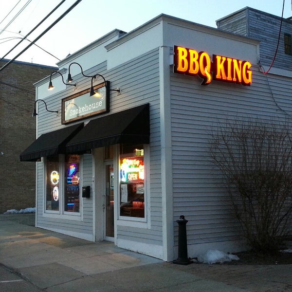 รูปภาพถ่ายที่ BBQ King Smokehouse โดย Keith K. เมื่อ 2/17/2013