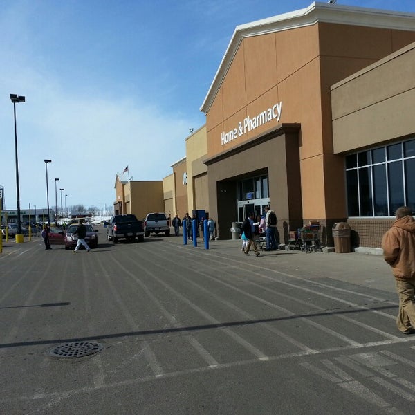 Walmart Supercenter Rice Lake'de Hipermarket'da fotoğraflar