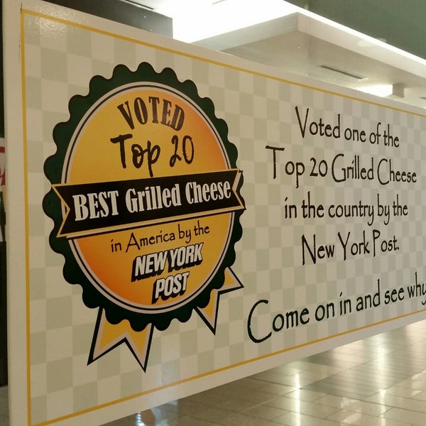 Foto tomada en Gayle&#39;s Best Ever Grilled Cheese  por Keith K. el 9/28/2019