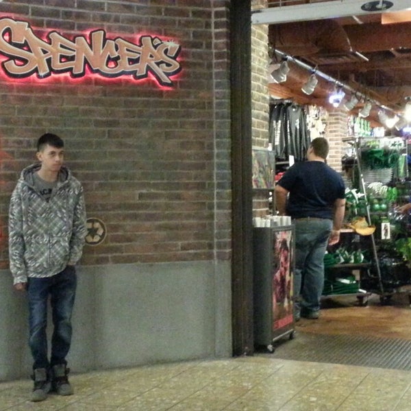 Spencer S 5 Woodfield Mall