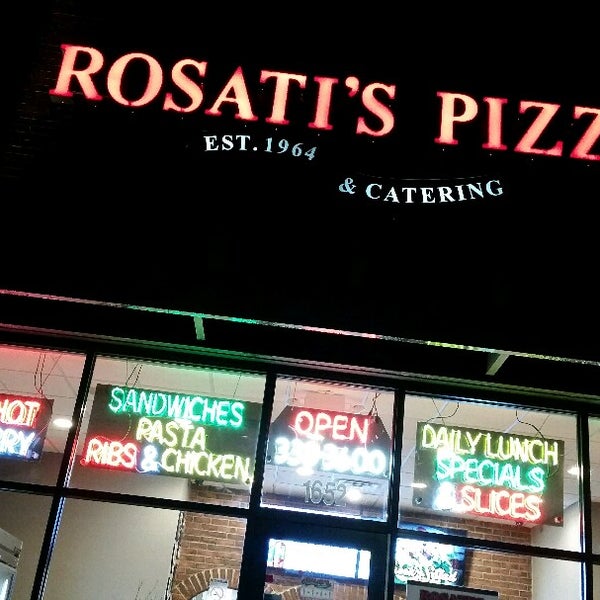 รูปภาพถ่ายที่ Rosati&#39;s Pizza โดย Keith K. เมื่อ 12/13/2020