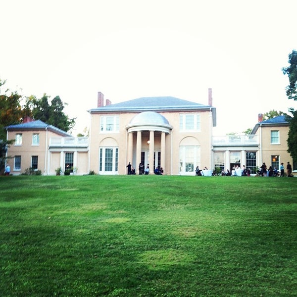 9/26/2013 tarihinde Travis H.ziyaretçi tarafından Tudor Place Historic House and Garden'de çekilen fotoğraf