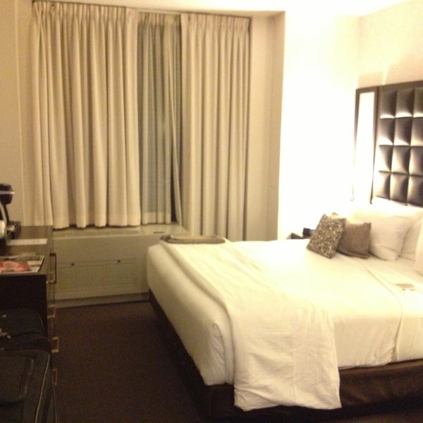 Das Foto wurde bei Distrikt Hotel von Alice C. am 3/1/2013 aufgenommen