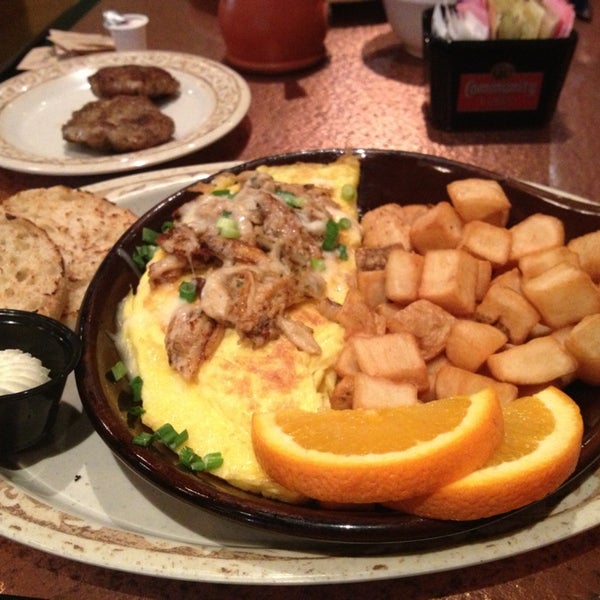 Another Broken Egg Cafe Breakfast Spot in Burbank