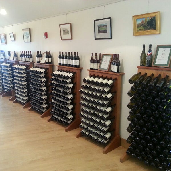 Das Foto wurde bei Lamoreaux Landing Wine Cellars von Rishard C. am 8/21/2013 aufgenommen