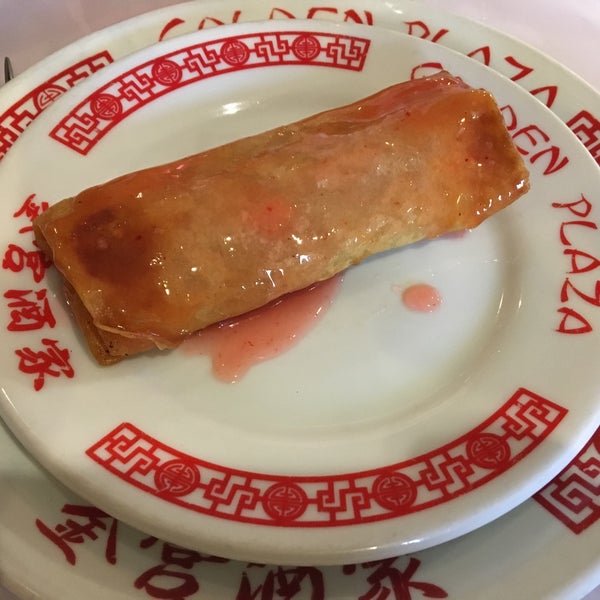 Снимок сделан в Golden Plaza Chinese Restaurant пользователем Pedro L. 11/15/2018