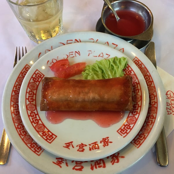 Foto diambil di Golden Plaza Chinese Restaurant oleh Pedro L. pada 8/18/2018