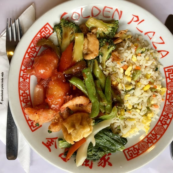 Das Foto wurde bei Golden Plaza Chinese Restaurant von Pedro L. am 7/3/2017 aufgenommen
