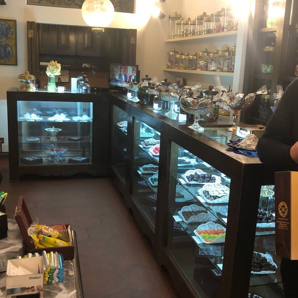 Meşhur Bebek Badem Ezmesi Beşiktaş�ta Şekerci Dükkanı