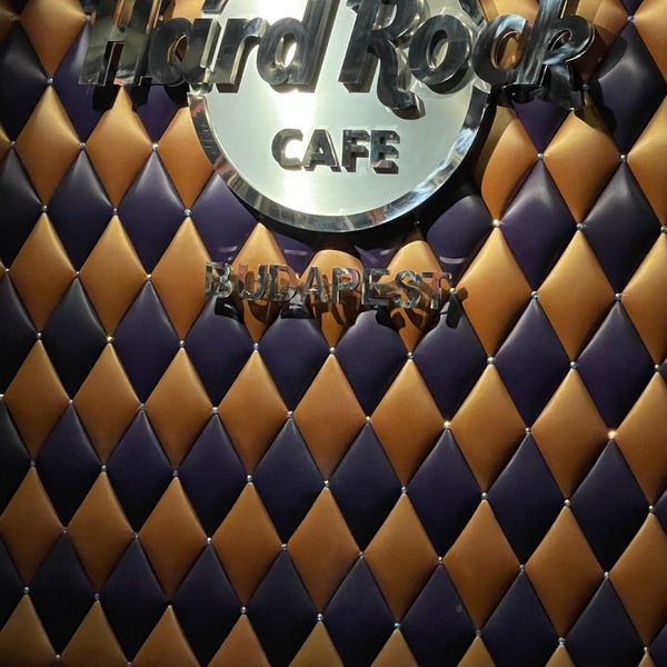 Снимок сделан в Hard Rock Cafe Budapest пользователем Marwan Z. 7/16/2023