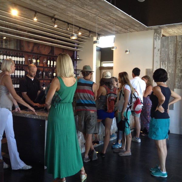 Foto diambil di Girard Winery Tasting Room oleh Thomas S. pada 8/2/2014