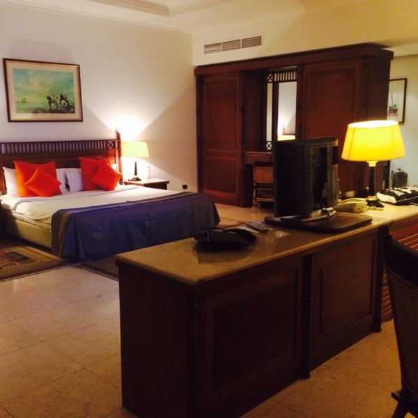 Foto tirada no(a) Jolie Ville Royal Peninsula Hotel &amp; Resort por Виктория💎 P. em 7/27/2014