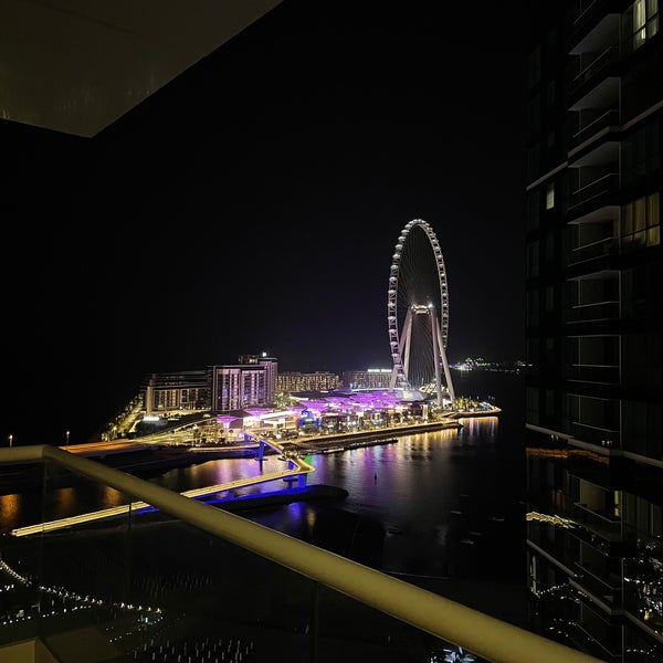 Foto scattata a DoubleTree by Hilton Dubai - Jumeirah Beach da Nawaf .. il 9/8/2022