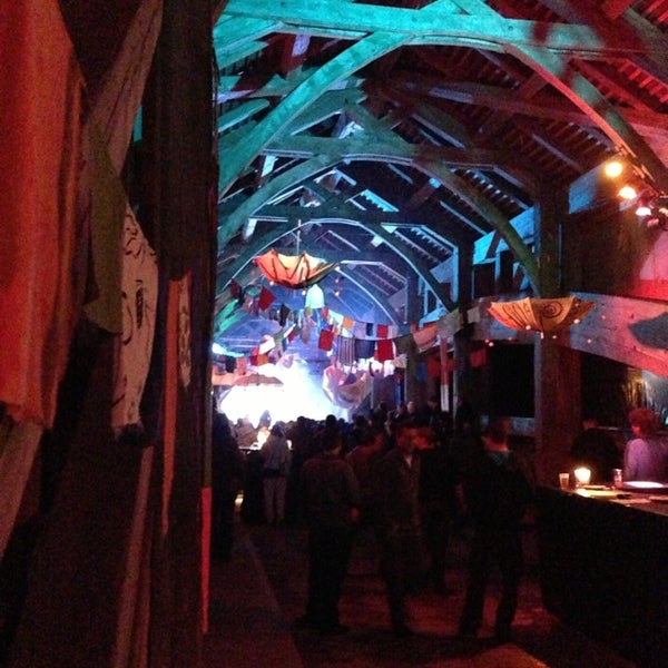 Rock party time bridge tv 2012. Конец rock party time bridge tv. Ведущий в стиле рок. Bridge party. Bridge party.