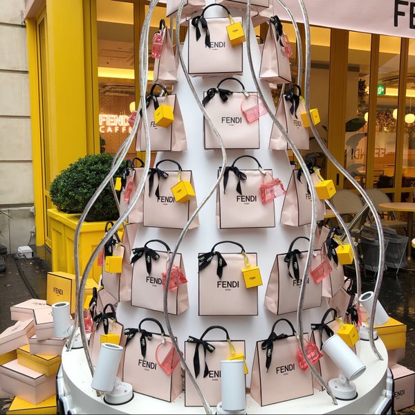 Photos At アニヴェルセル 表参道 神宮前 東京 東京都