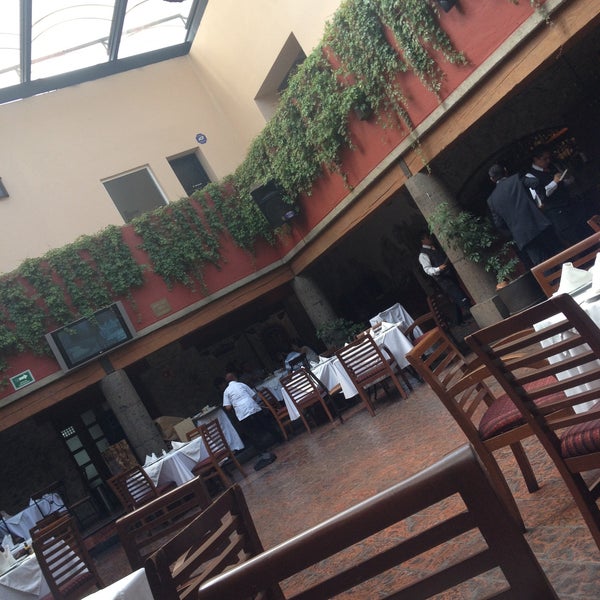รูปภาพถ่ายที่ El Caserío Restaurante Bar โดย Maria S. เมื่อ 7/14/2013