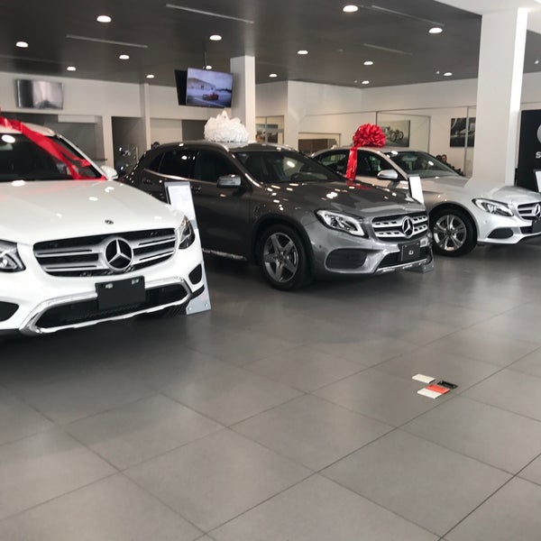 Mercedes Benz Showroom