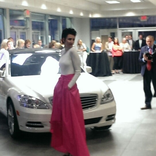 MercedesBenz of Maplewood Car Dealership in Maplewood Oakdale