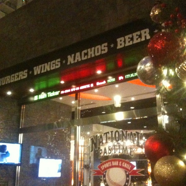 12/26/2012에 Paul R.님이 National Pastime Sports Bar &amp; Grill에서 찍은 사진