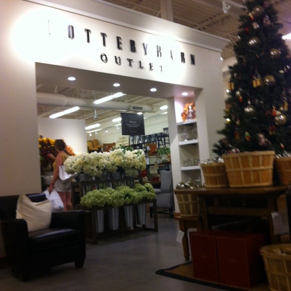 Pottery Barn Outlet - 120 visitors