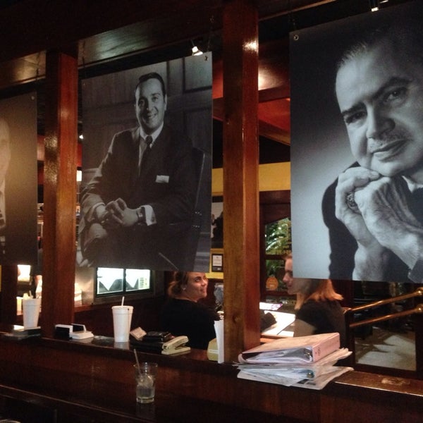 Foto scattata a Harold Seltzer&#39;s Steakhouse da ᴡ M. il 1/25/2014