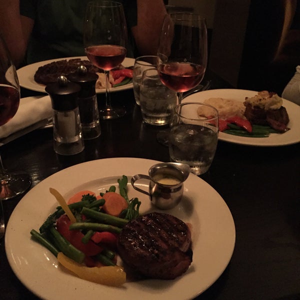 Photo taken at The Keg Steakhouse + Bar - Esplanade by Cristiana G. on 8/22/2015