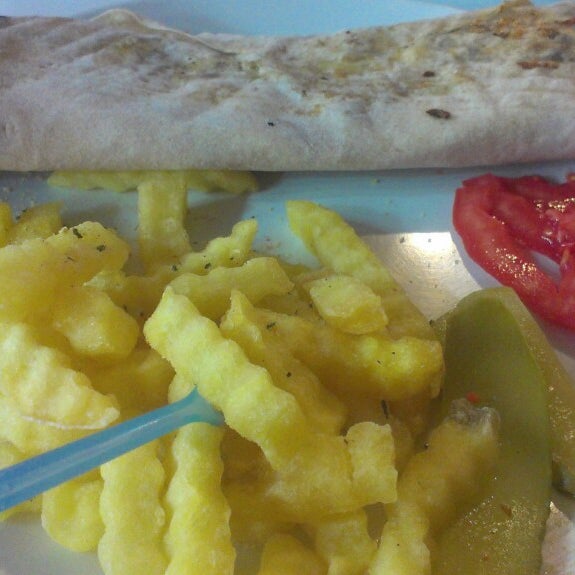 Photo taken at Kaldırım Fast Food by Ayca H. on 6/13/2013
