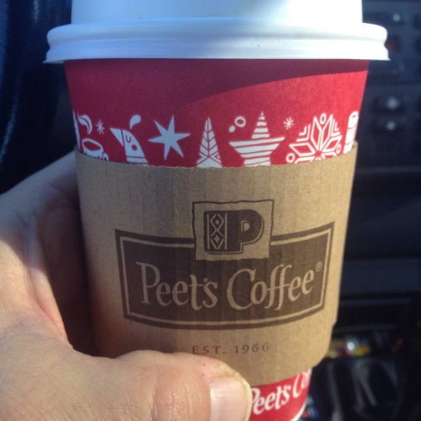 Photo taken at Peet&#39;s Coffee &amp; Tea by Kevin R. on 12/16/2015