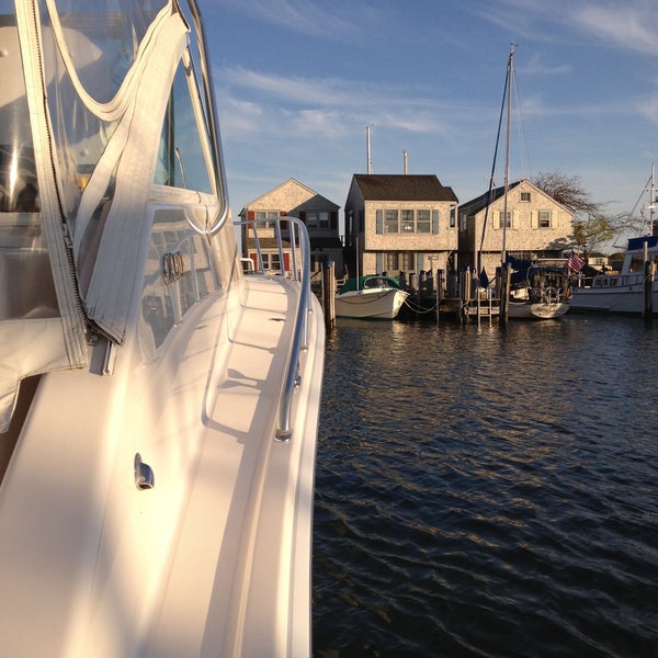 Foto tirada no(a) Nantucket Boat Basin por Lance K. em 5/17/2013